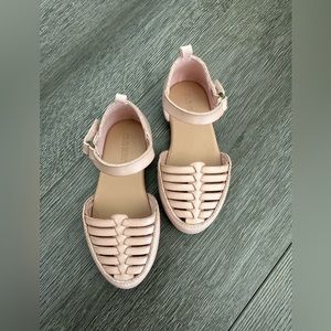 Toddler size 6 shoes